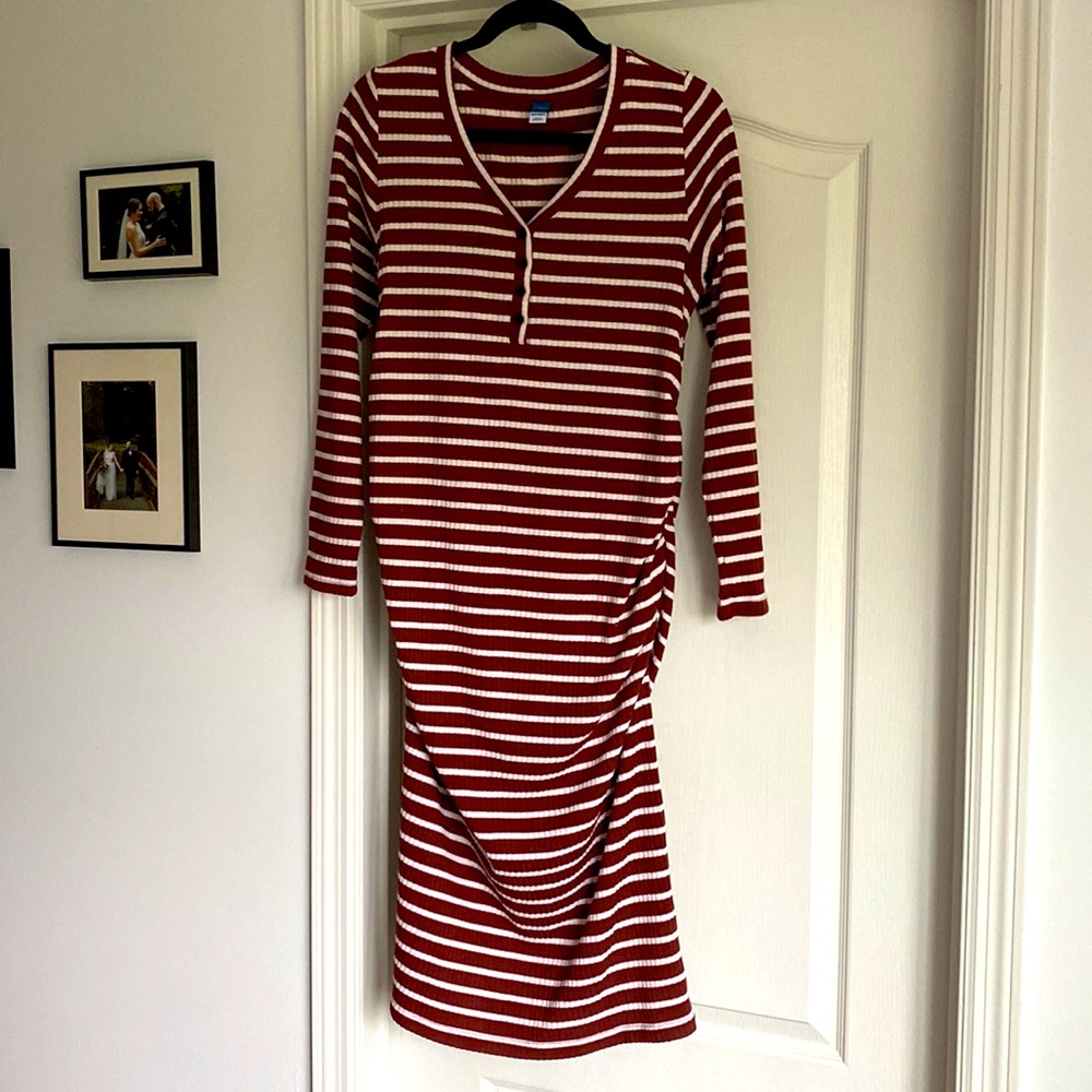Maternity long sleeve midi dress